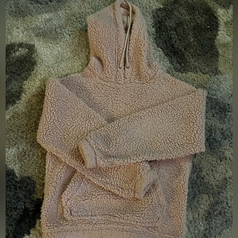 🛍️Fluffy Pink hoodie